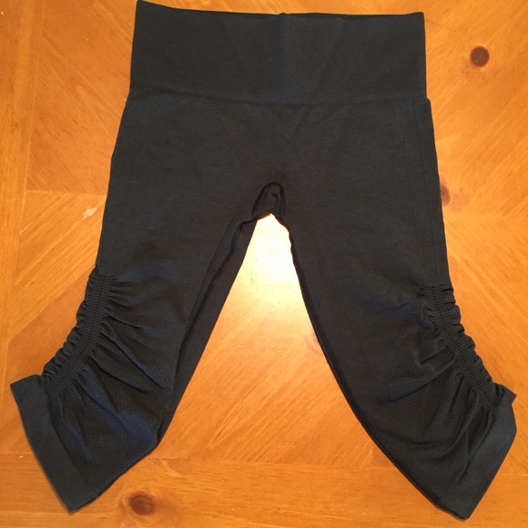 Lululemon In The Flow Crop Leggings - Picture 9 of 16
